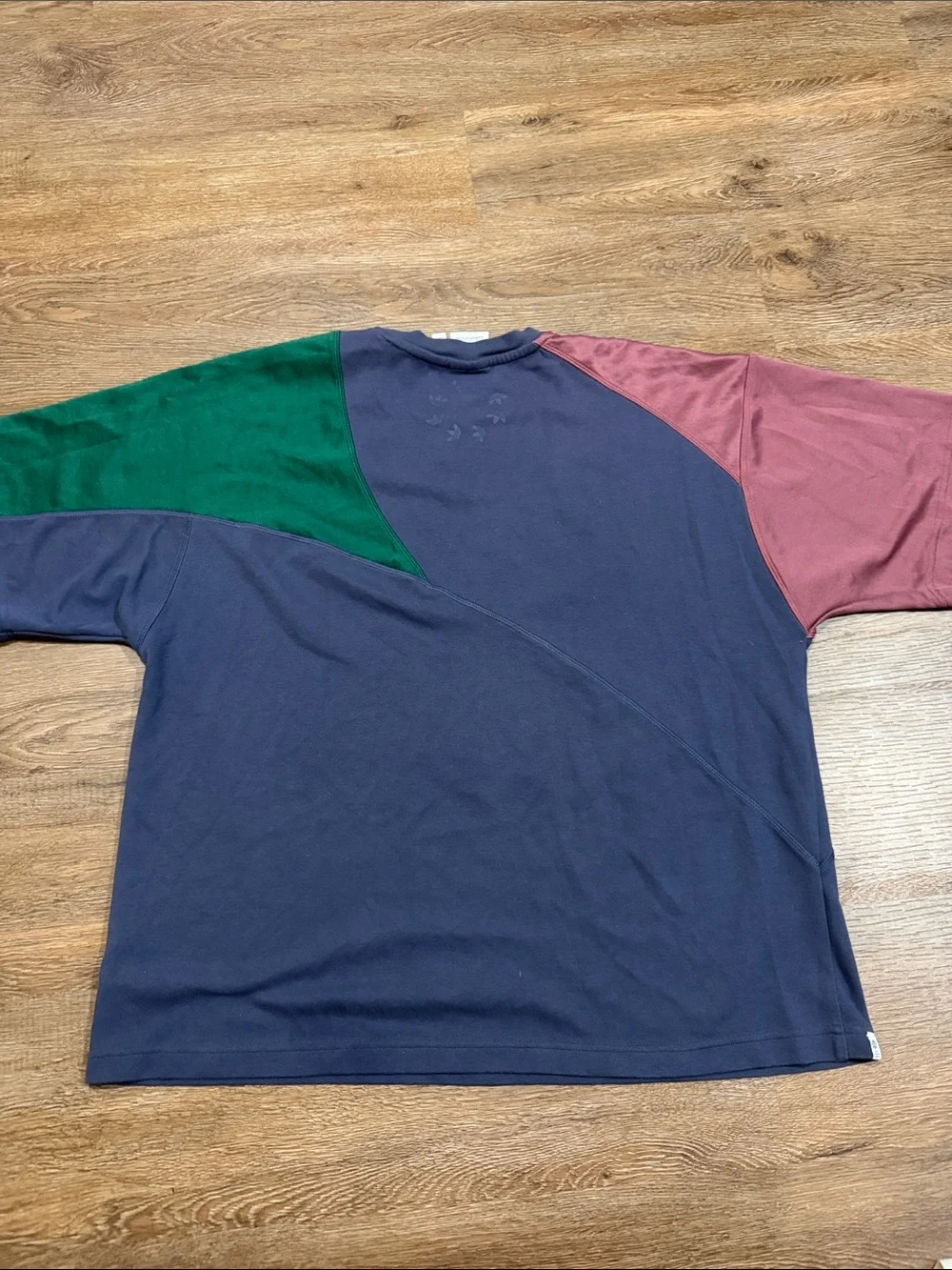 adidas Men’s adidas Adicolor Colorblock Shadow Tee Navy Burgundy Collegiate M